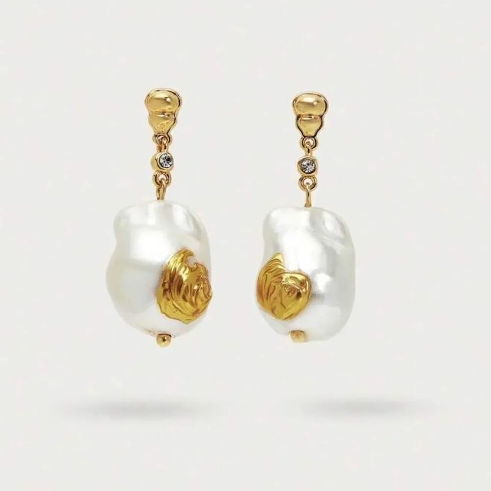 Gold and Pearl Earrings A1511